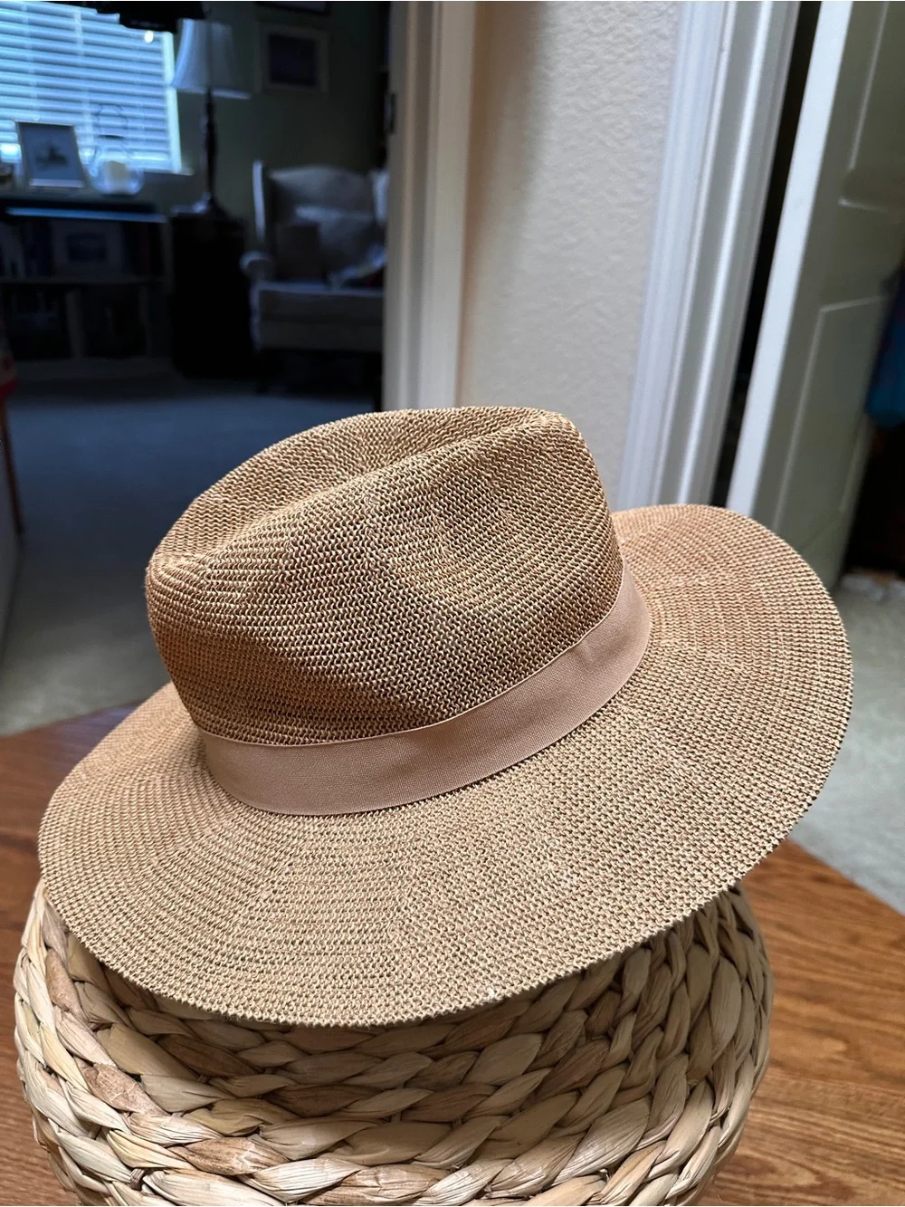 Straw hat like new